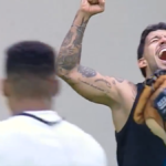 Luis Fellipe Alvim comemora a vitória na primeira Prova do Patrão na estreia do reality