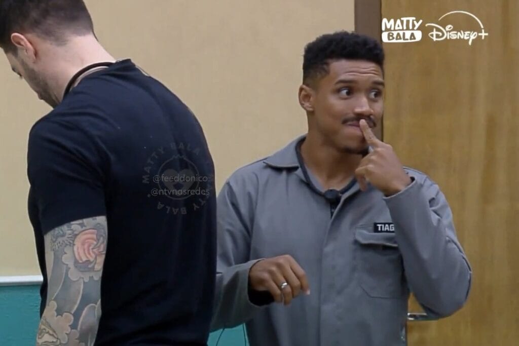 Thiago Monteiro, confinado da Casa do Patrão, em momento de revisão pelo VAR