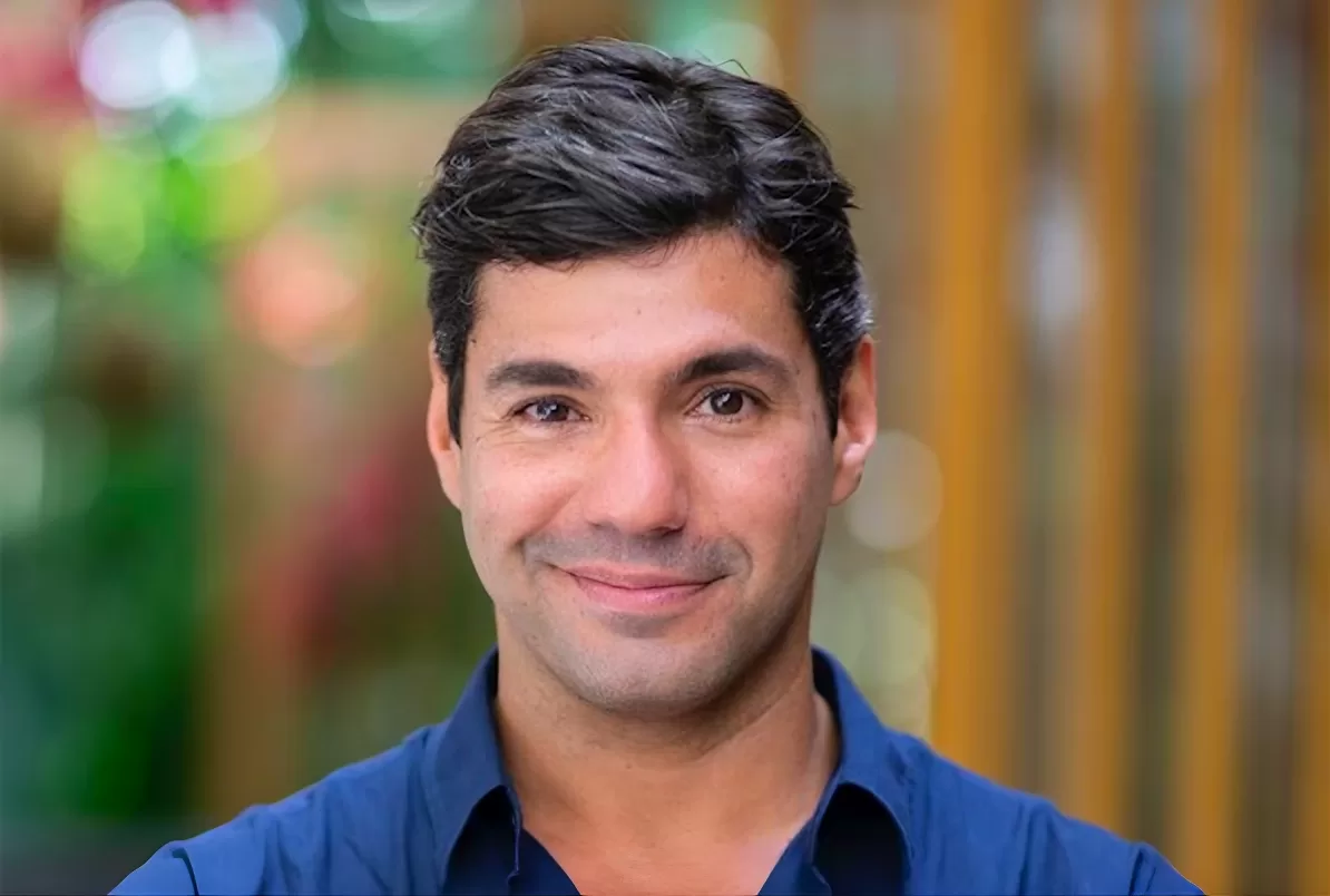 Felipe Bronze, chef e apresentador do reality No Fogo com Bronze do GNT